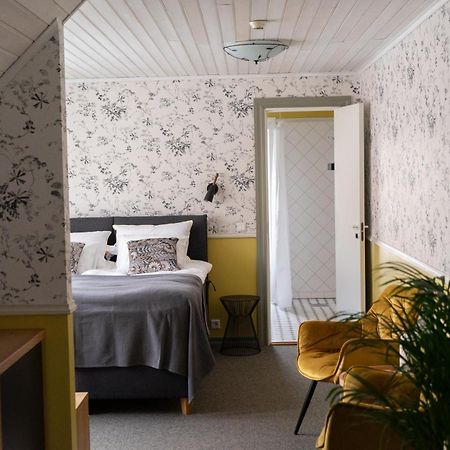 Vanalinna Boutique Hotel Kuressaare Exterior photo