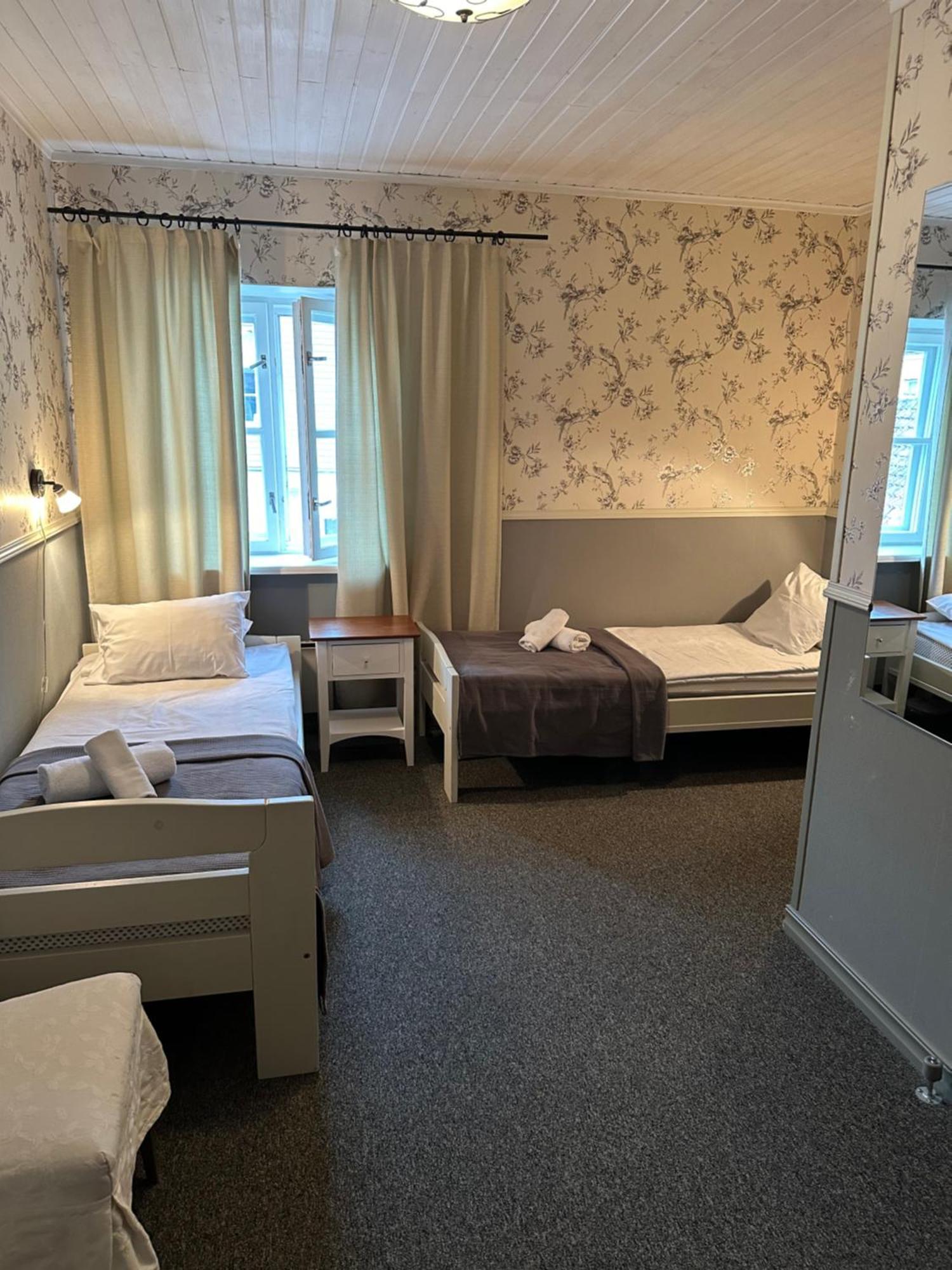 Vanalinna Boutique Hotel Kuressaare Exterior photo