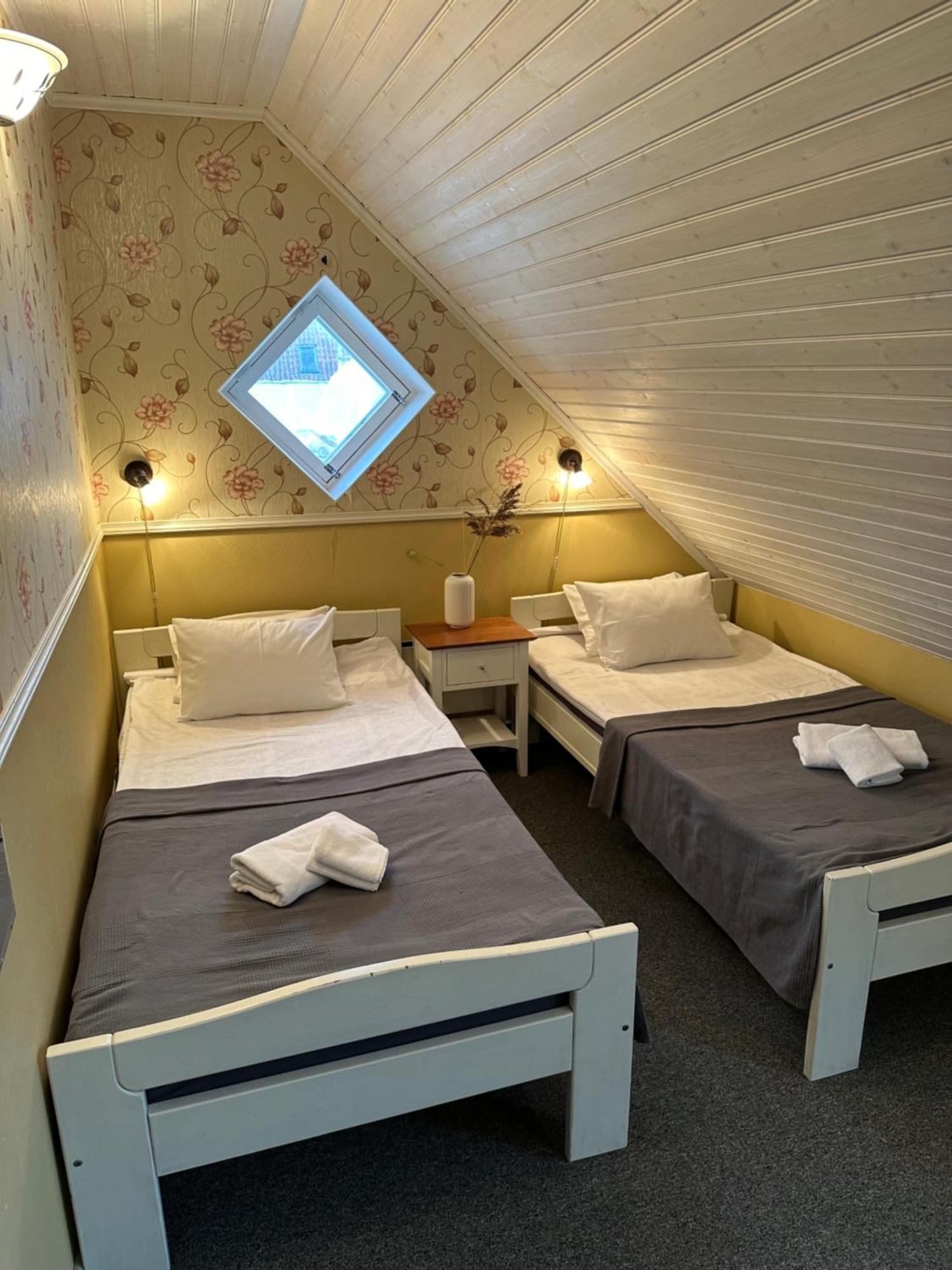 Vanalinna Boutique Hotel Kuressaare Exterior photo