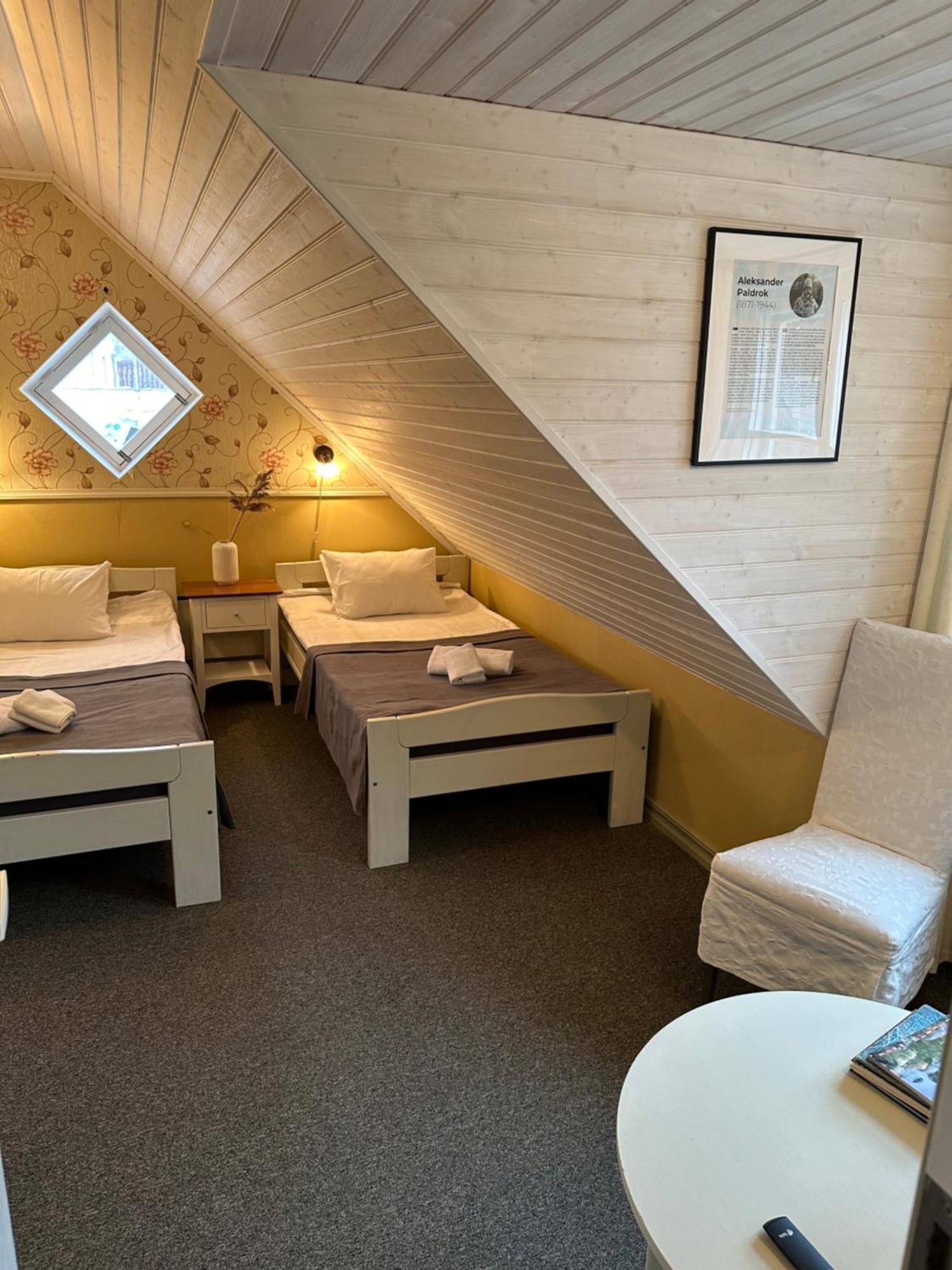 Vanalinna Boutique Hotel Kuressaare Exterior photo