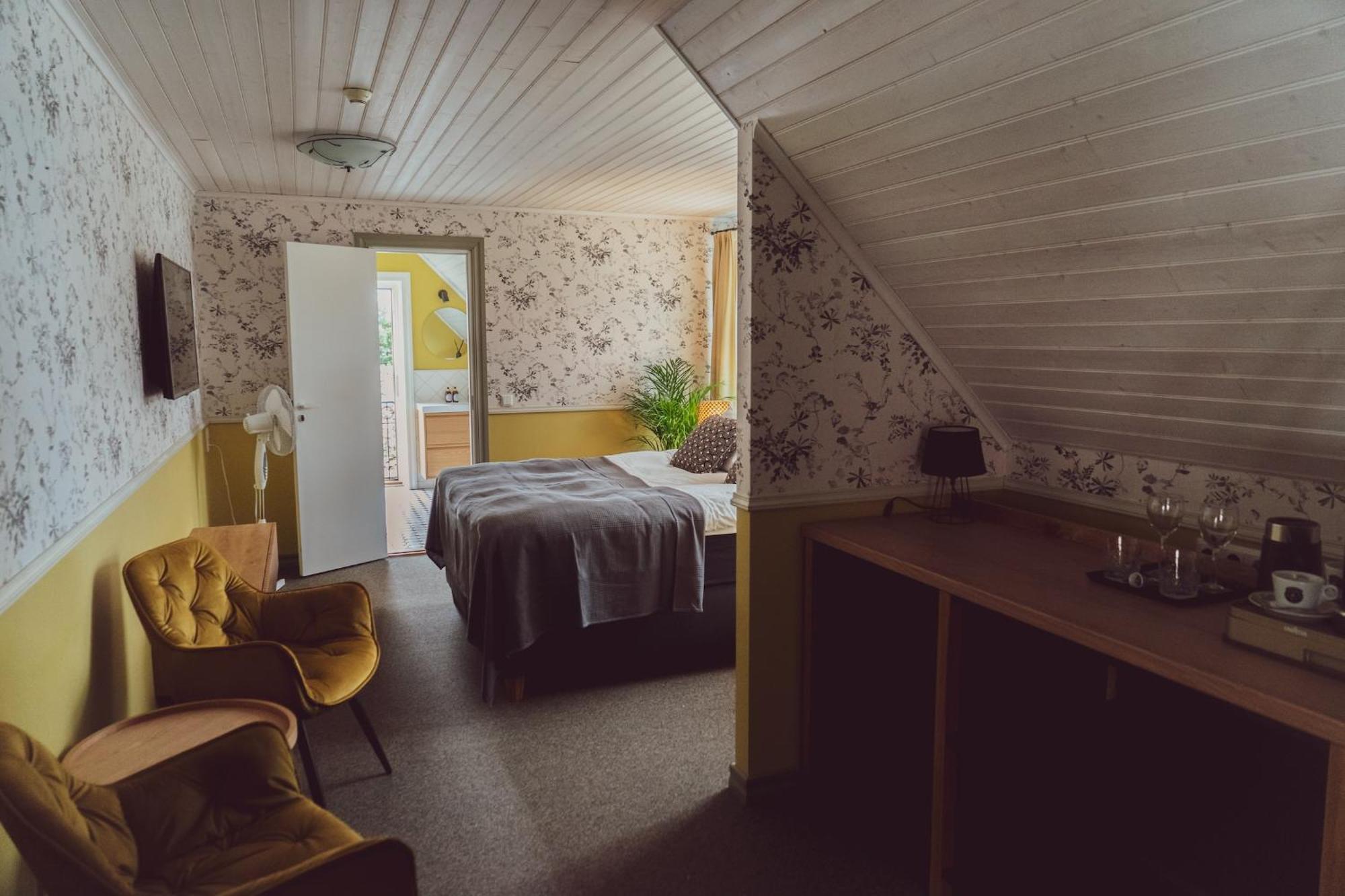 Vanalinna Boutique Hotel Kuressaare Exterior photo